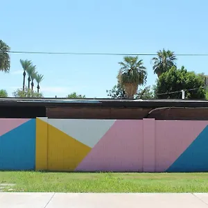 Newly Remodeled Mid Century Saguaro House Holiday home