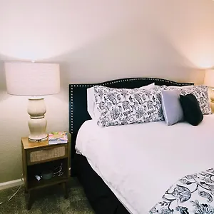 Biltmore Bliss Desert Retreat! Apartment