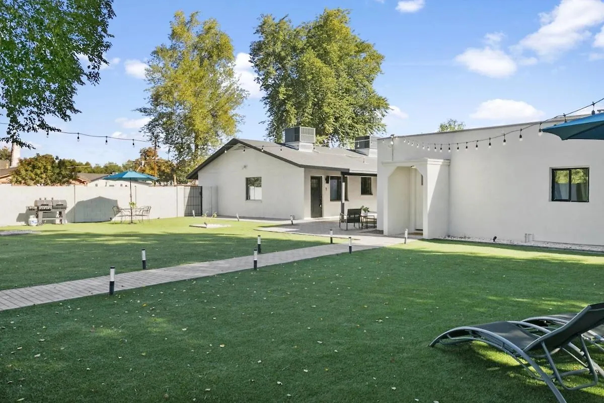 Phoenix Modern Retreat Near Old Town 0*,  United States