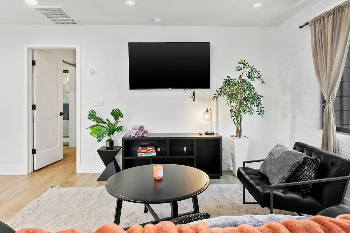 Phoenix Modern Retreat Near Old Town