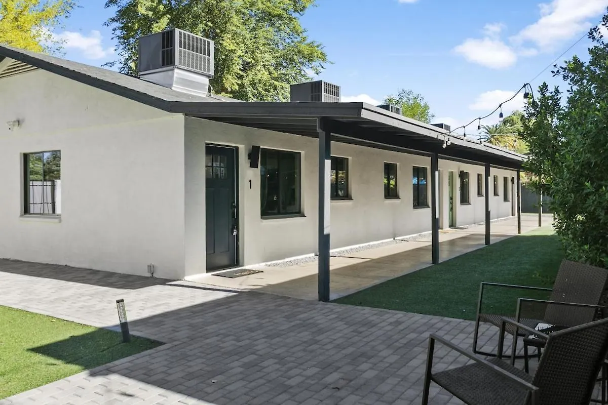 Phoenix Modern Retreat Near Old Town