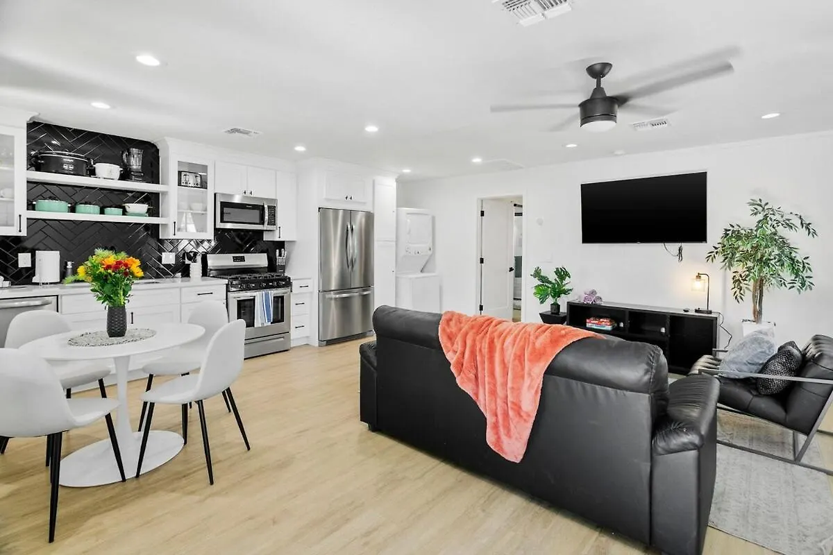 Holiday home Phoenix Modern Retreat Near Old Town