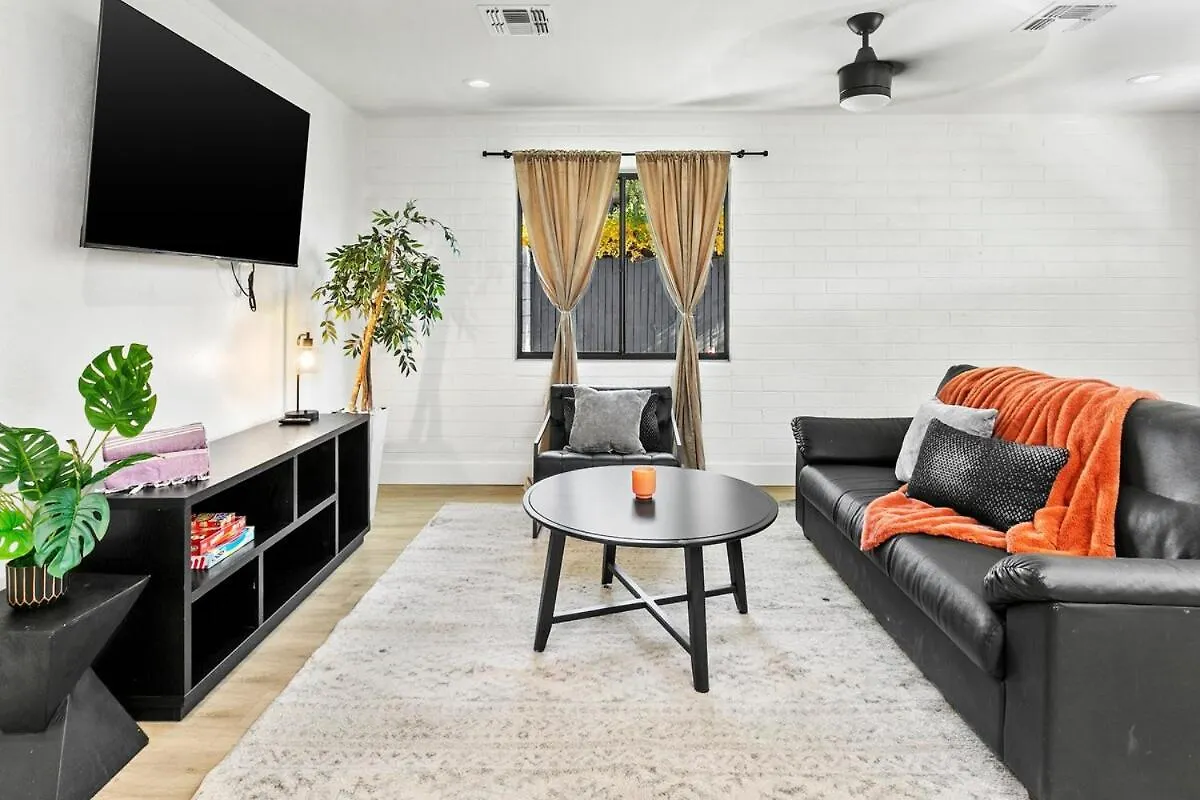 Phoenix Modern Retreat Near Old Town 0*,  United States