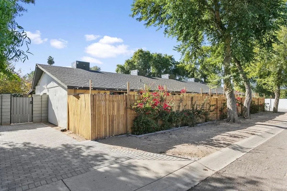 Phoenix Modern Retreat Near Old Town 0*,
