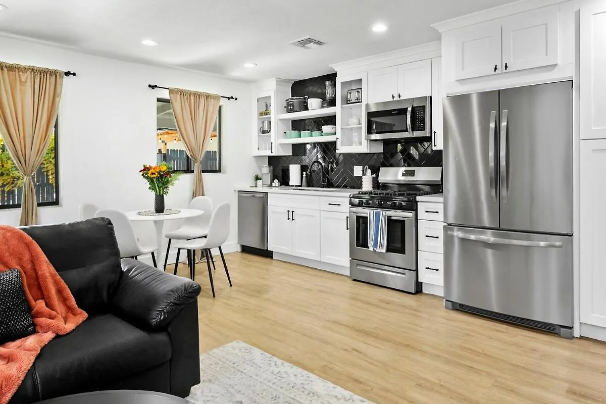Holiday home Phoenix Modern Retreat Near Old Town